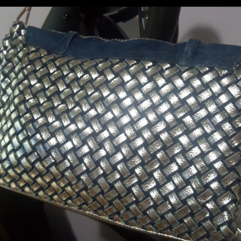 Handbag - Picture 4 of 15